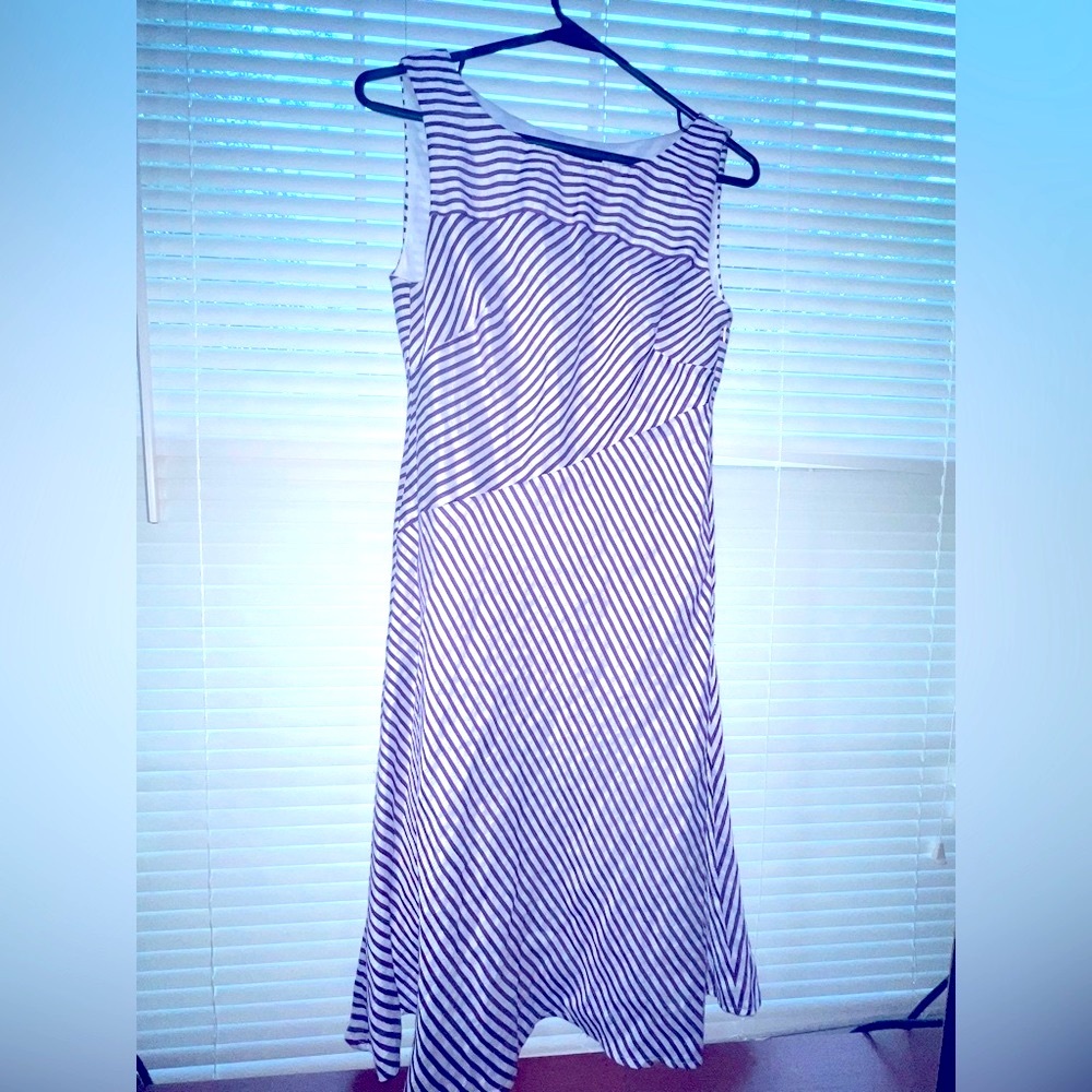 Nine West Unique purple and white dress
